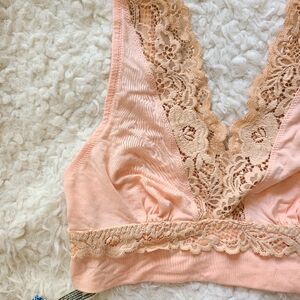 🆕️ intimately free people • nwt peach bralette